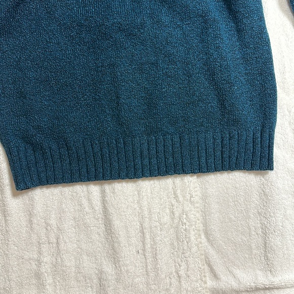 Basic Editions Sweater - Picture 5 of 6